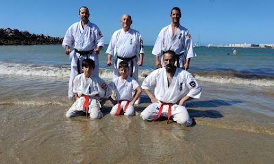 Realiza tu entrenamiento de Muay Thai en el gimnasio Bushikai Dojo karate Kyokushinkai