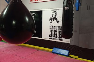 Entrena Muay Thai en el gimnasio Escuela de boxeo Laguna Jab