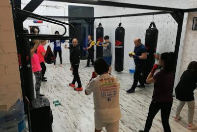 Realiza tu entrenamiento de Muay Thai en el gimnasio M.R. Fitboxing Estudio