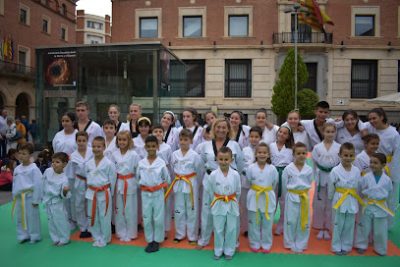 Realiza tu entrenamiento de Muay Thai en el gimnasio Defensa Personal y Taekwondo en Teruel - Joaquina Edo