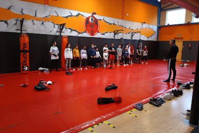 Realiza tu entrenamiento de Muay Thai en el gimnasio Club deportivo burgalés de luchas - Peposo Fight Team España