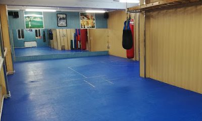 Realiza tu entrenamiento de Muay Thai en el gimnasio Escuela de artes marciales Galaico