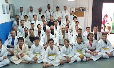 Realiza tu entrenamiento de Muay Thai en el gimnasio FIVE ELEMENTS JIU JITSU HUELVA.