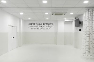 Realiza tu entrenamiento de Muay Thai en el gimnasio Instituto Valenciano de Autodefensa IVAD - Defensa Personal Valencia