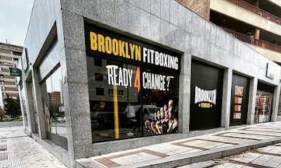 Entrena Muay Thai en el gimnasio Brooklyn Fitboxing PAMPLONA