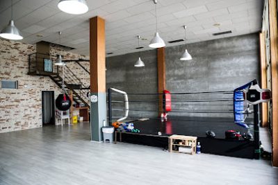 Realiza tu entrenamiento de Muay Thai en el gimnasio La Colonia Exclusive Boxing