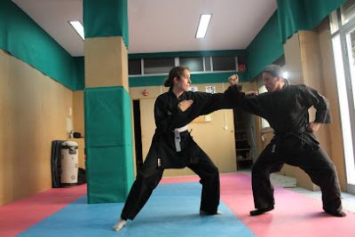 Realiza tu entrenamiento de Muay Thai en el gimnasio Asociación Cultural y Deportiva Kamui Budokan