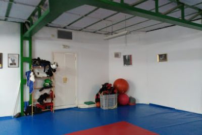 Realiza tu entrenamiento de Muay Thai en el gimnasio Gimnasio Raúl Calvo