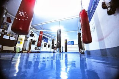 Realiza tu entrenamiento de Muay Thai en el gimnasio Escuela de Boxeo Azteca Box -A Coruña-