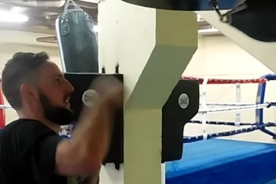 Realiza tu entrenamiento de Muay Thai en el gimnasio Escuela de boxeo rayfer