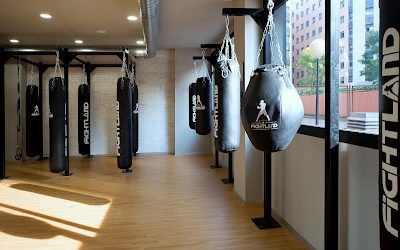 Realiza tu entrenamiento de Muay Thai en el gimnasio FIGHTLAND SEVILLA