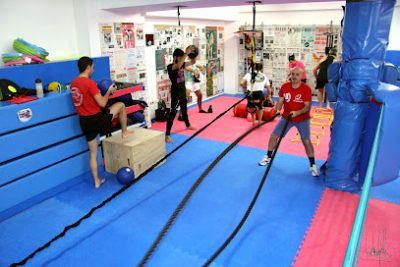 Realiza tu entrenamiento de Muay Thai en el gimnasio Escuela Élite Kickboxing
