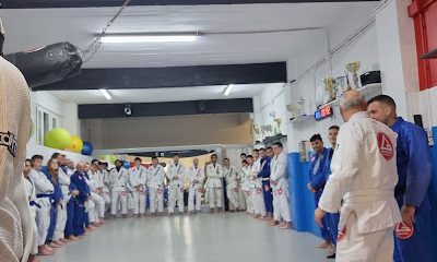 Entrena Muay Thai en el gimnasio Gimnasio en Donostia Gracie Barra Antiguo -Artes Marciales -Jiu Jitsu