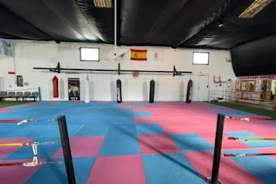 Realiza tu entrenamiento de Muay Thai en el gimnasio Paco artes marciales