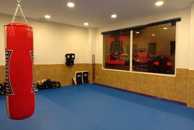 Entrena Muay Thai en el gimnasio Bulldog MMA Santander