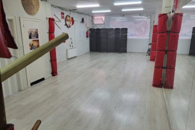 Realiza tu entrenamiento de Muay Thai en el gimnasio Escuela Luo Fu Shan - Kung Fu, Artes Marciales, Qigong. Gimnasio Salamanca